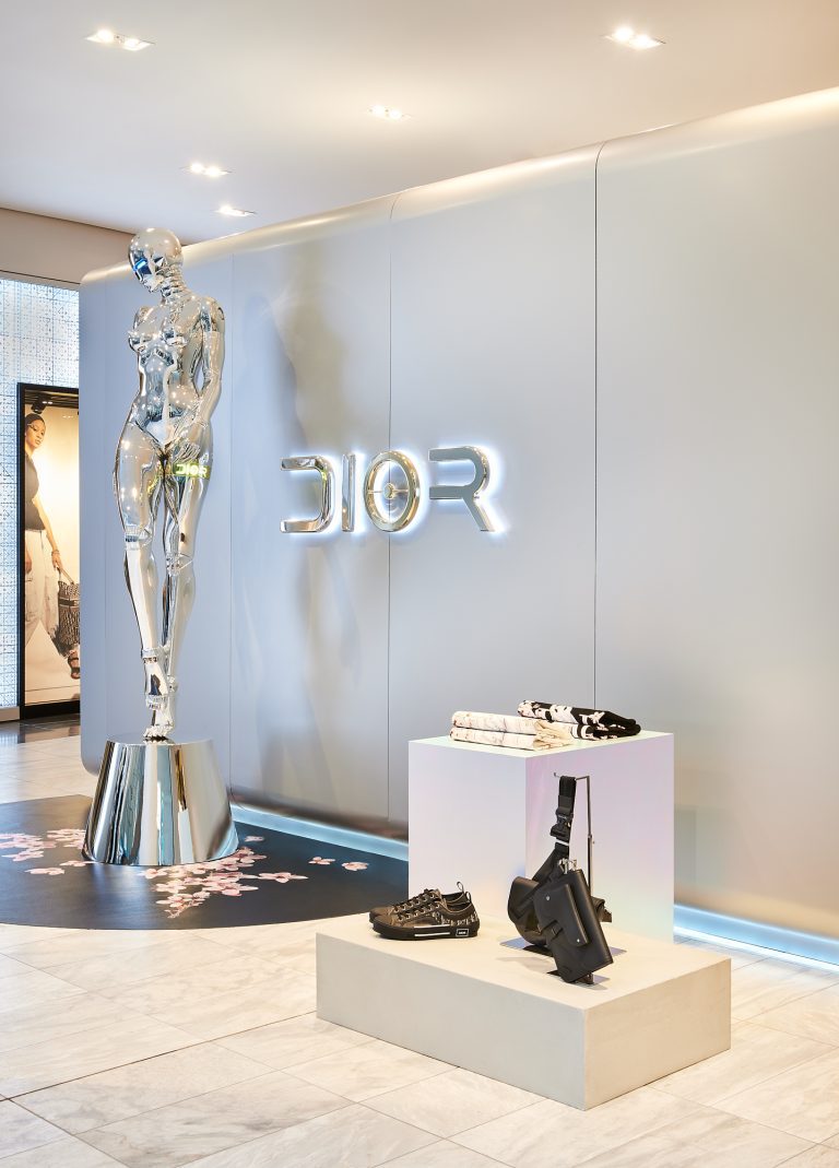 DIOR MEN BAY STREET BULL YORKDALE POP UP